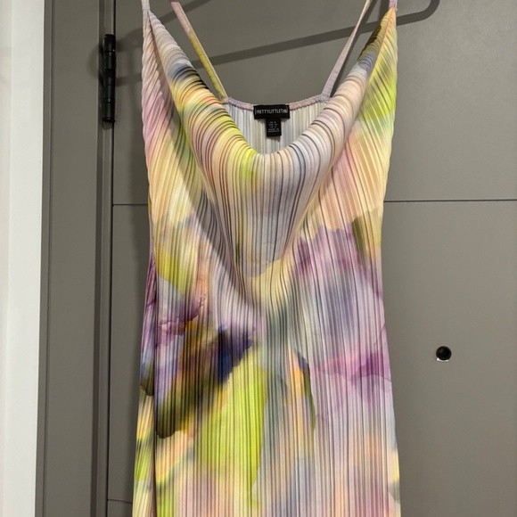 PrettyLittleThing Multicolor Plisse Strappy Maxi Dress - Picture 3 of 3